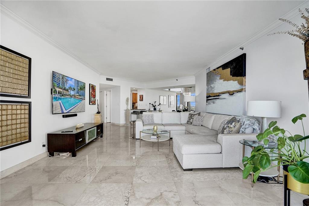 Williams Island - Residential