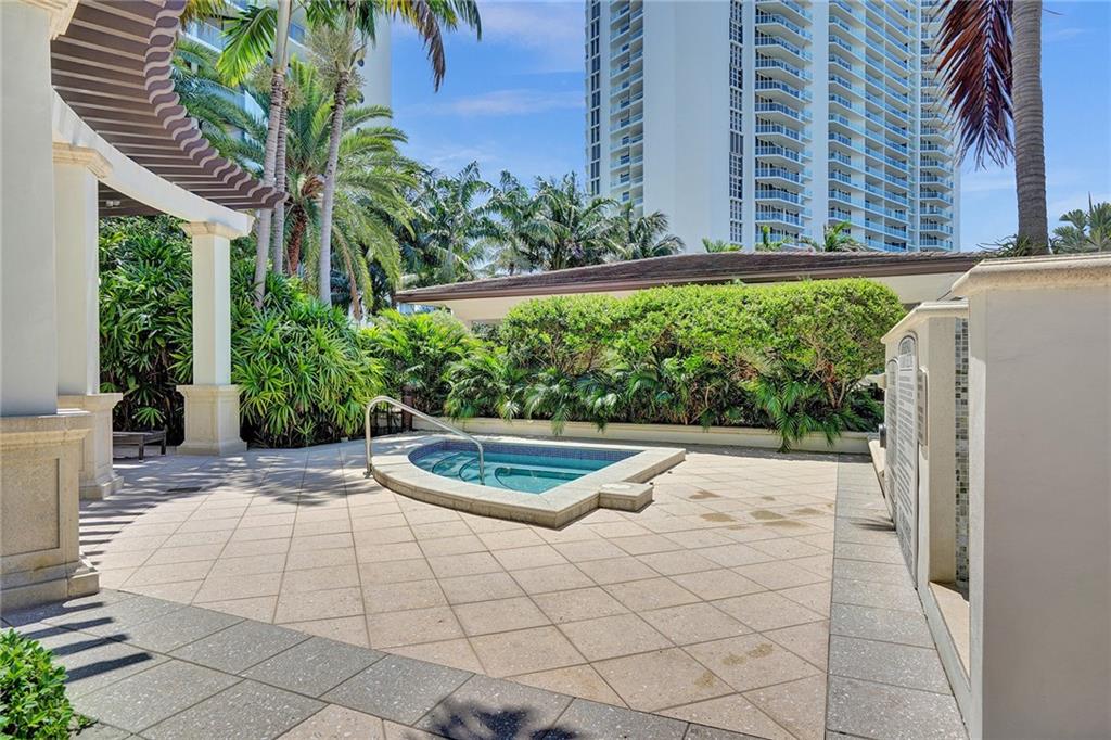 Williams Island - Residential