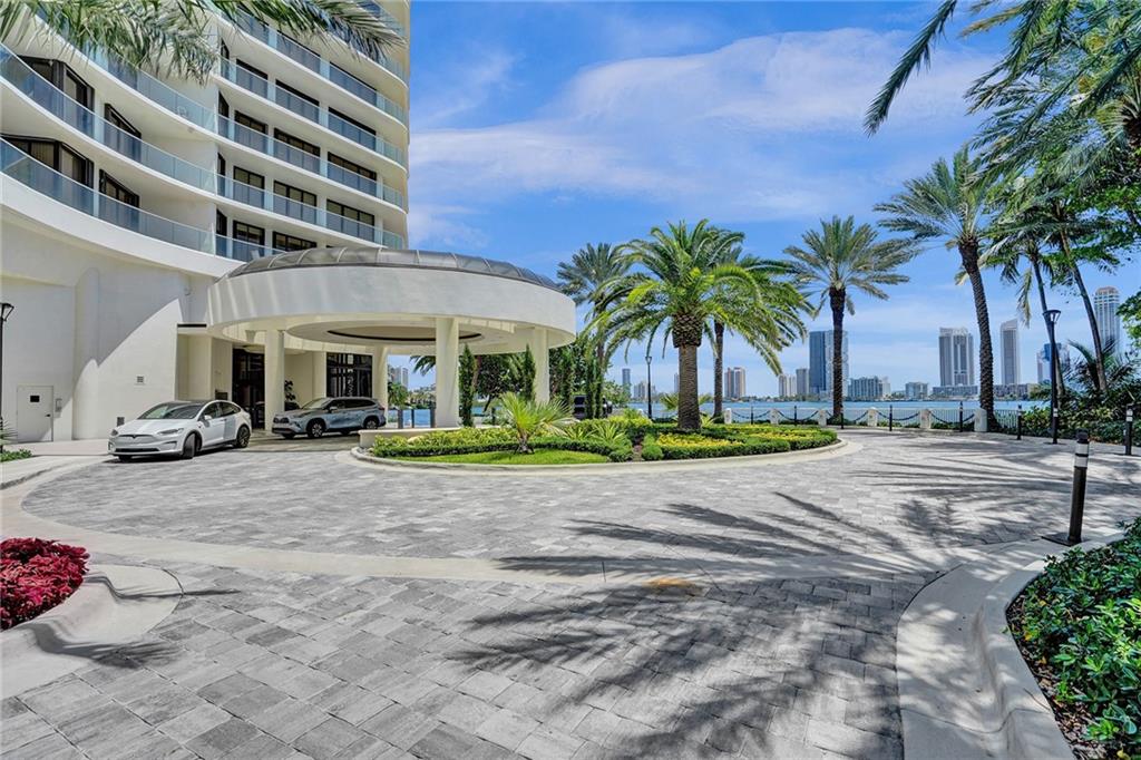 Williams Island - Residential