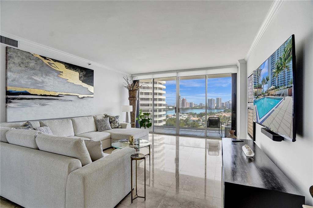 Williams Island - Residential