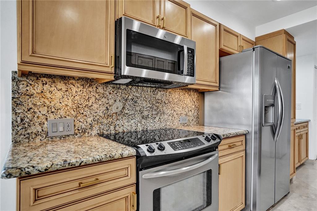 Williams Island - Residential