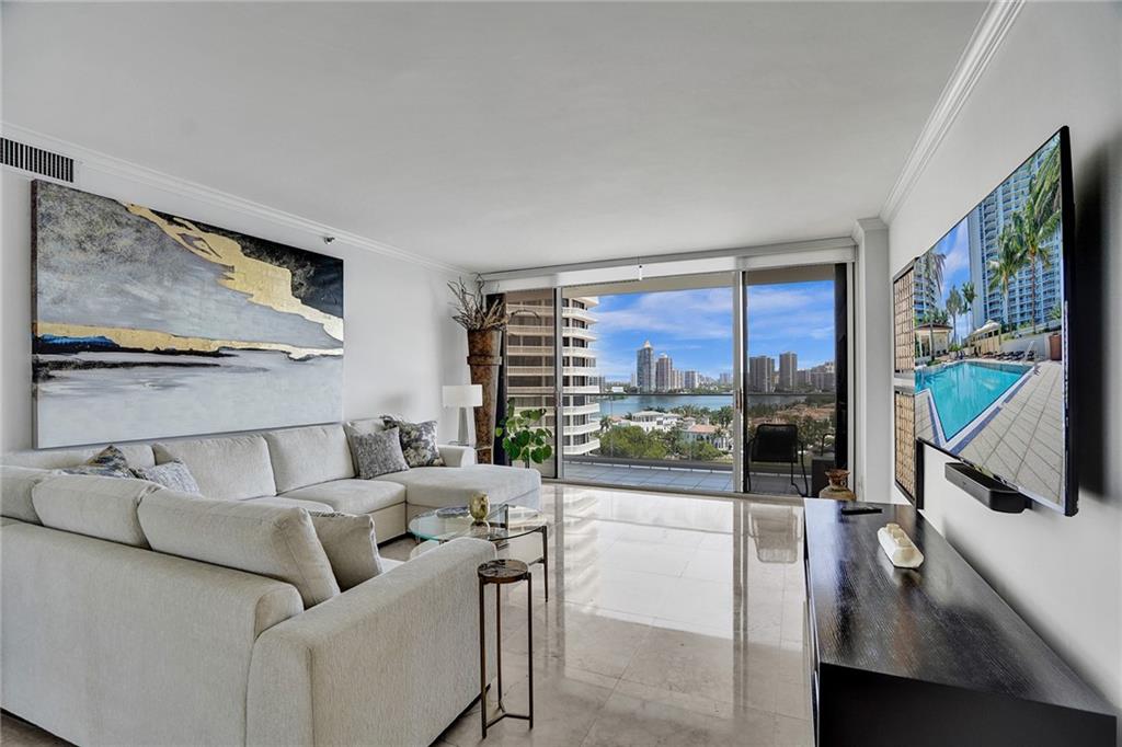 Williams Island - Residential