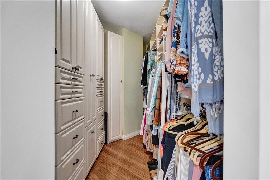 Williams Island - Residential