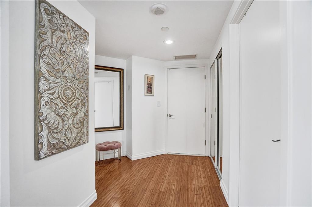 Williams Island - Residential