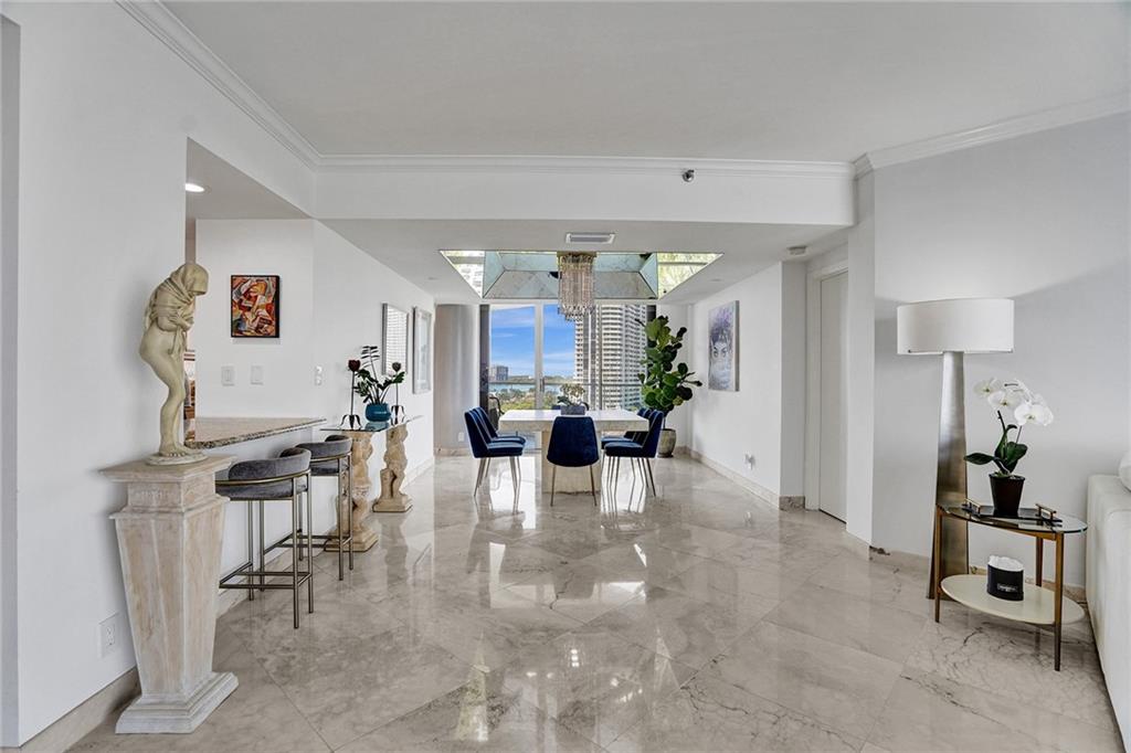 Williams Island - Residential