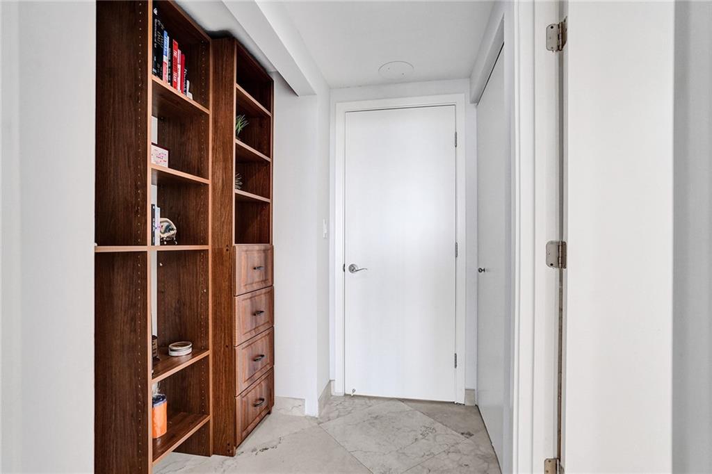 Williams Island - Residential