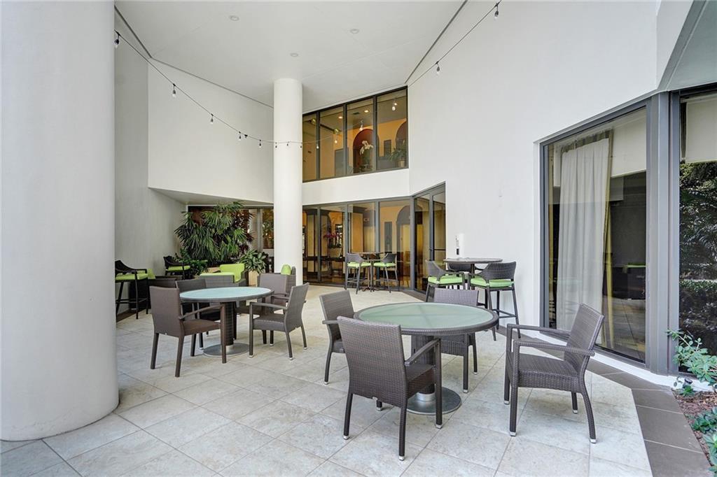 Williams Island - Residential