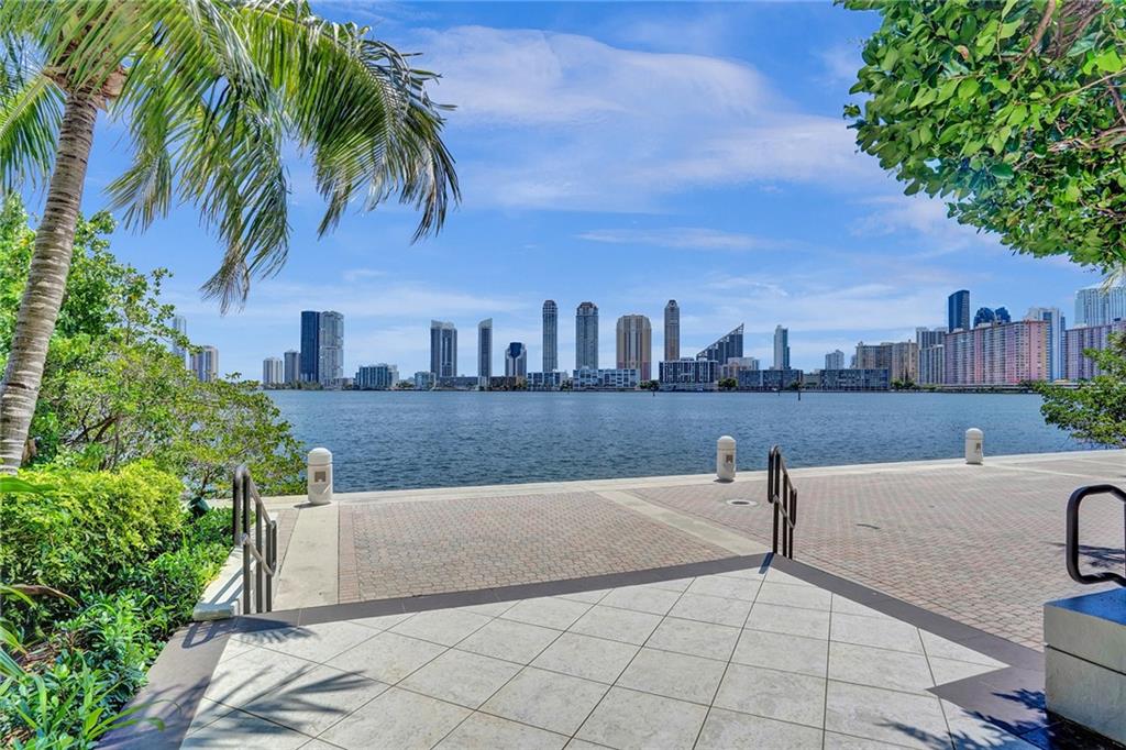 Williams Island - Residential