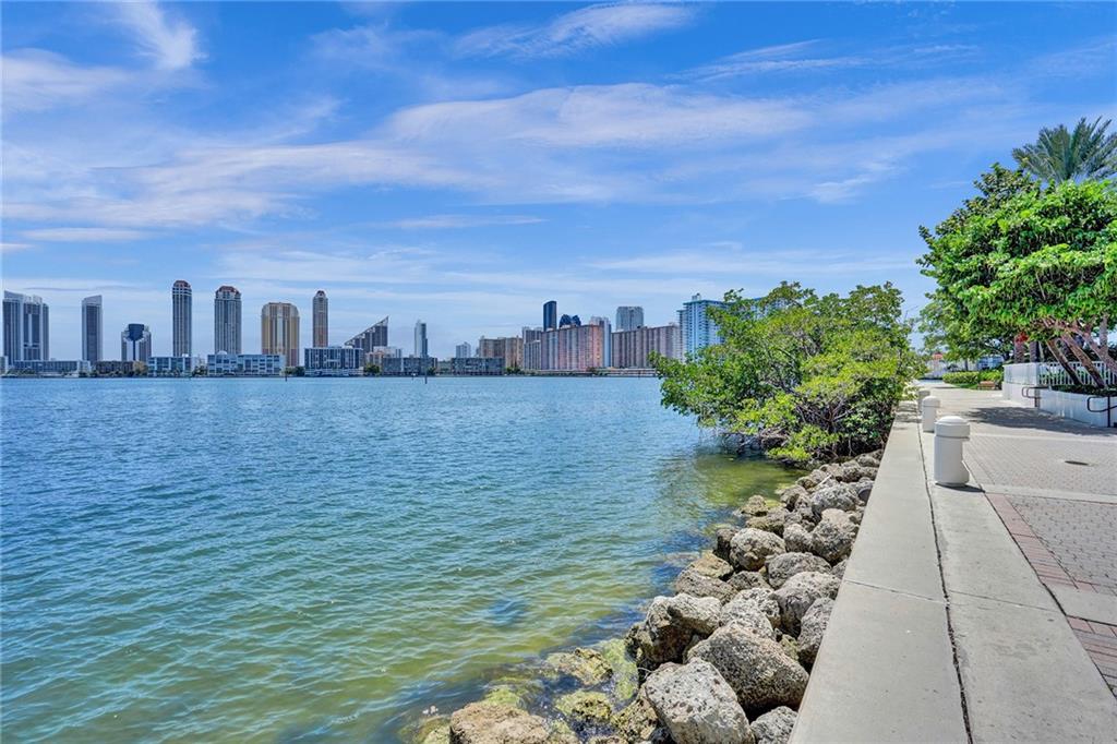 Williams Island - Residential