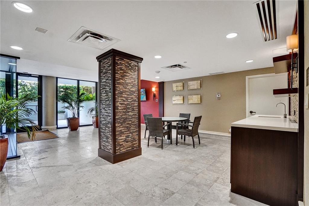 Williams Island - Residential