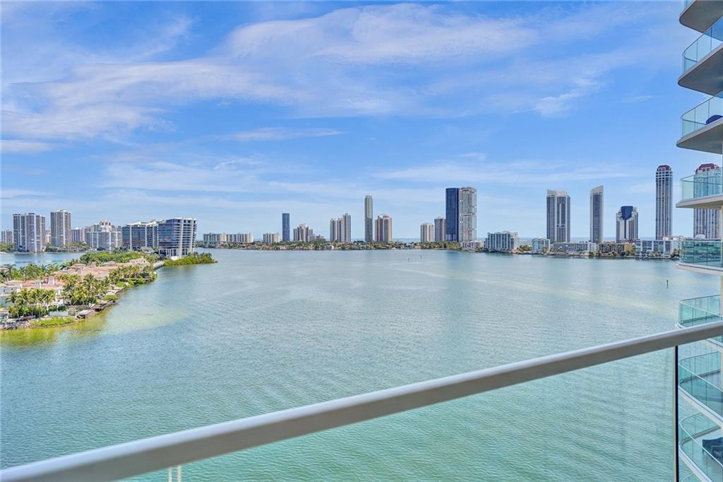 Williams Island - Residential