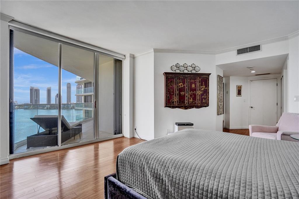 Williams Island - Residential