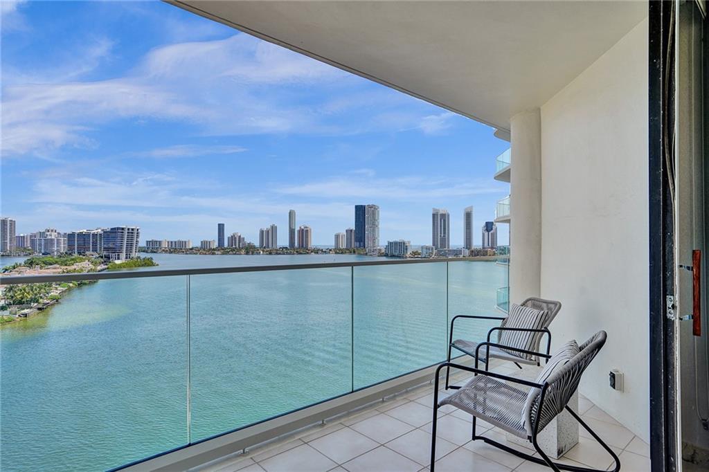 Williams Island - Residential