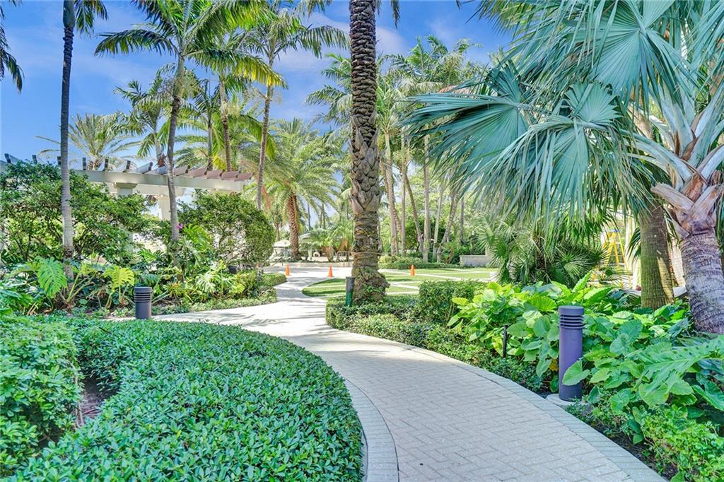 Williams Island - Residential