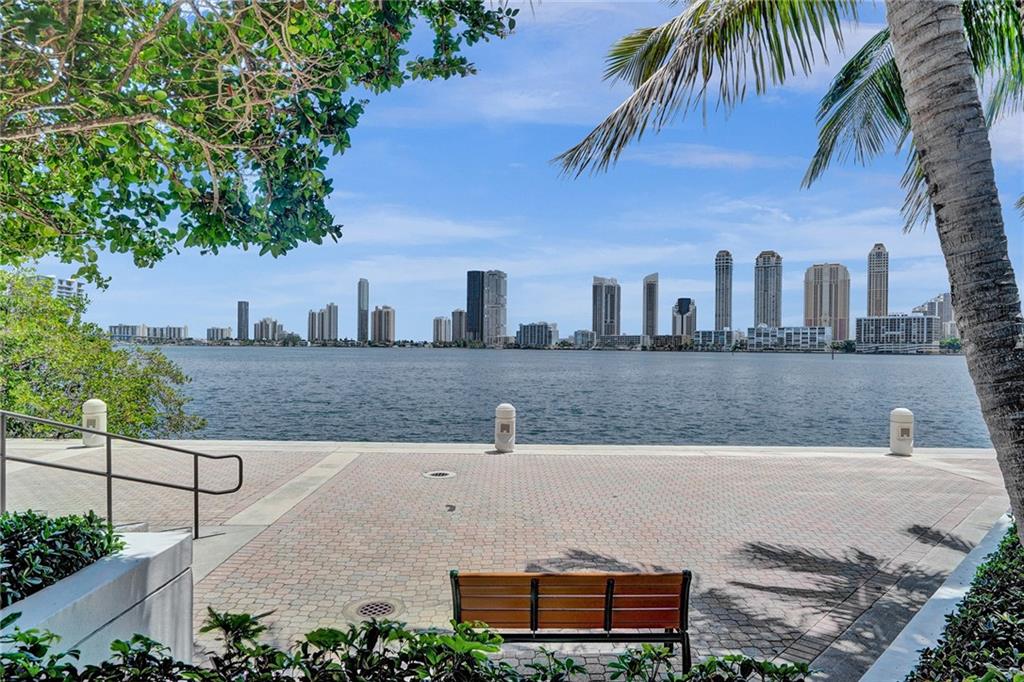 Williams Island - Residential