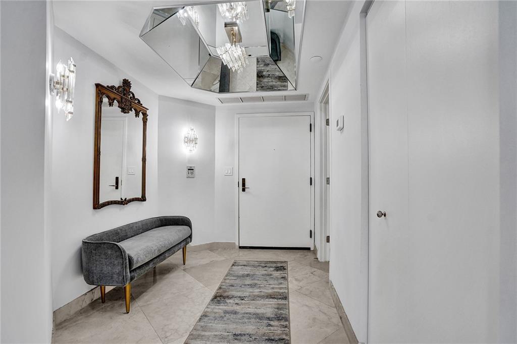 Williams Island - Residential