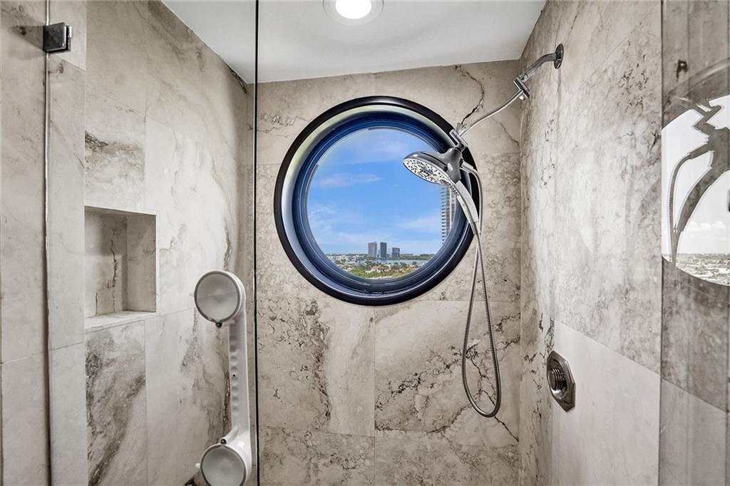 Williams Island - Residential