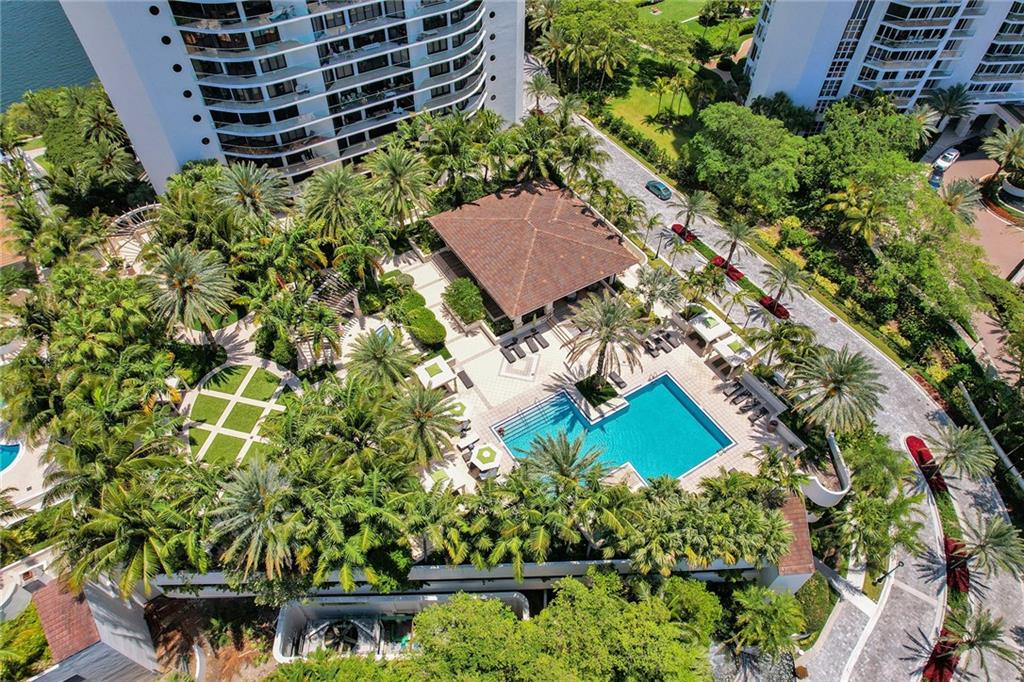 Williams Island - Residential