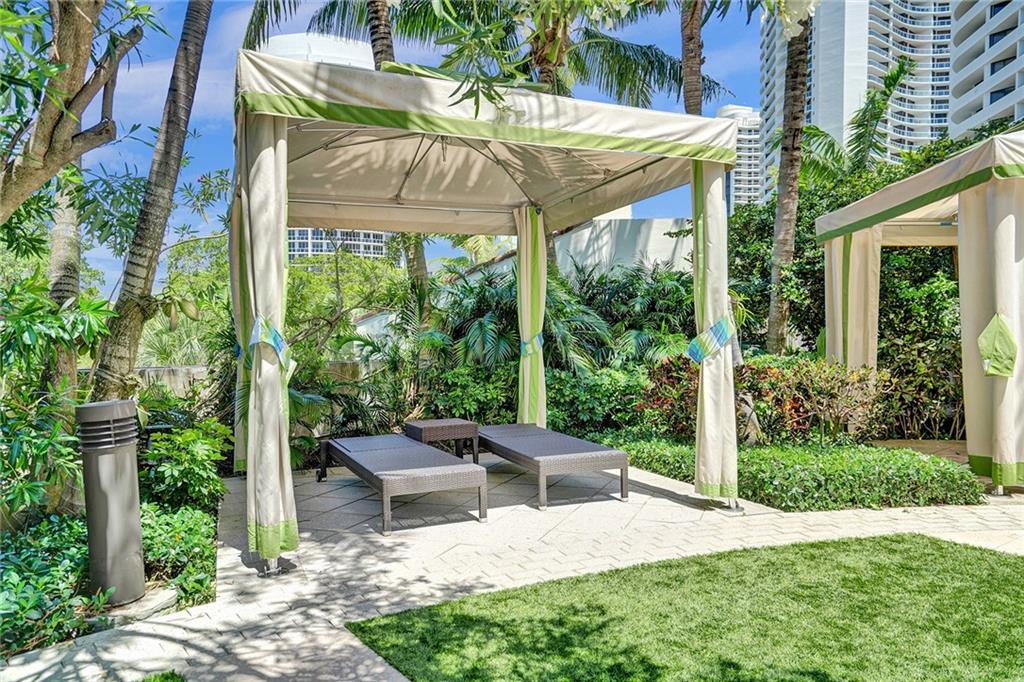 Williams Island - Residential