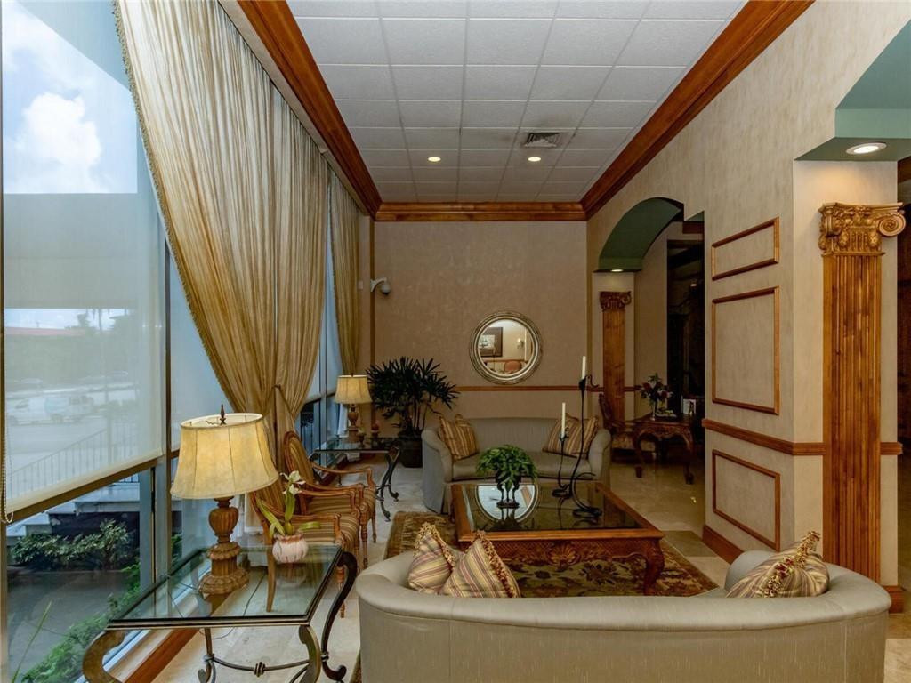 Plaza Tower South - Residential