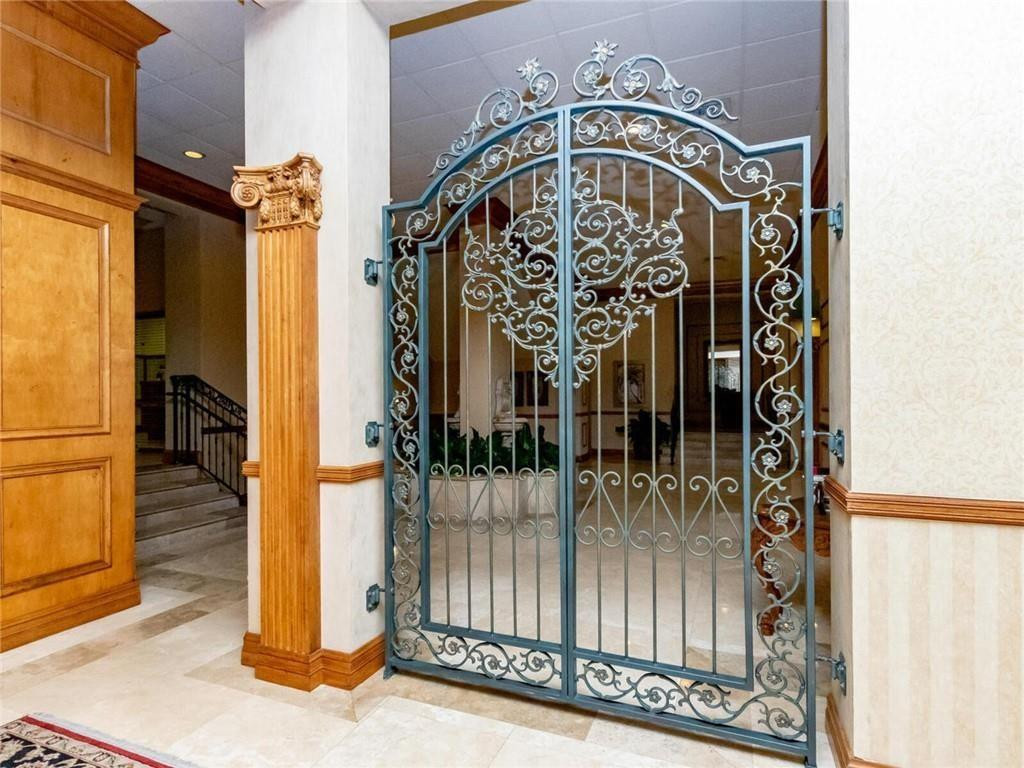 Plaza Tower South - Residential