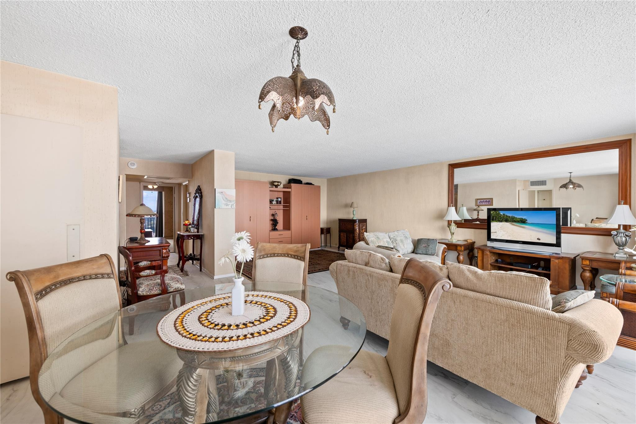 Plaza Tower South - Residential