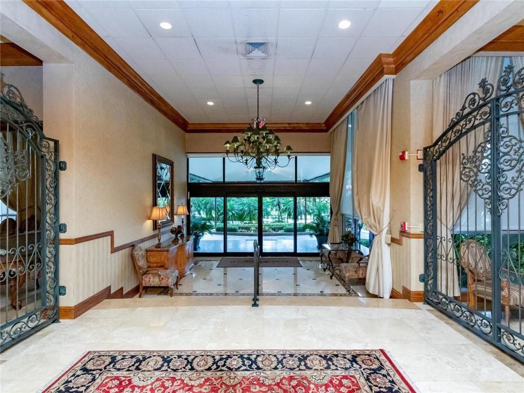 Plaza Tower South - Residential