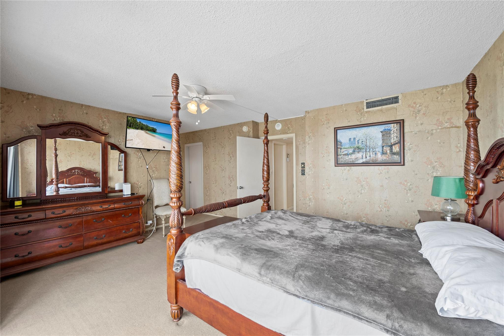 Plaza Tower South - Residential