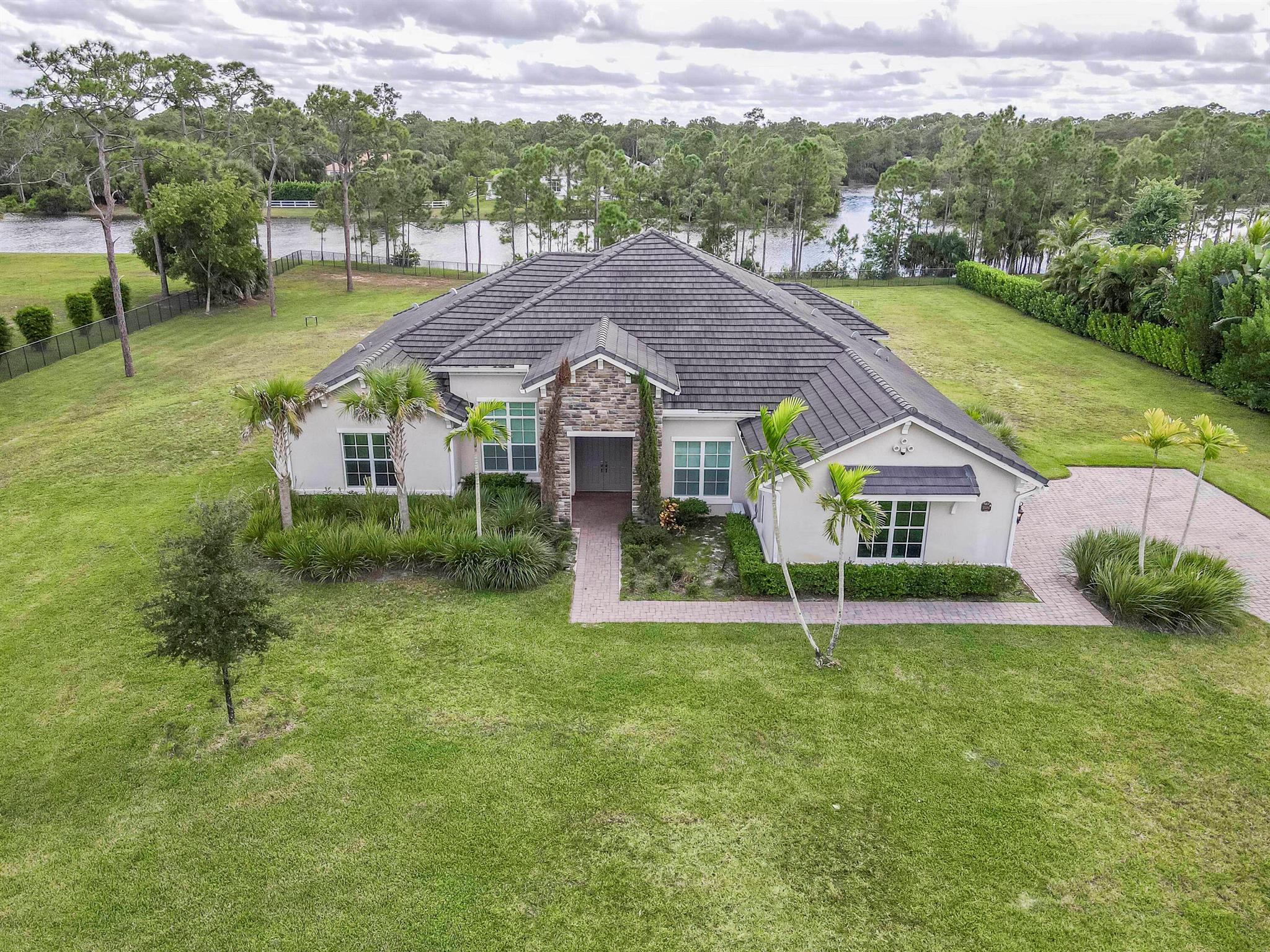 10184 Calabrese Trail
