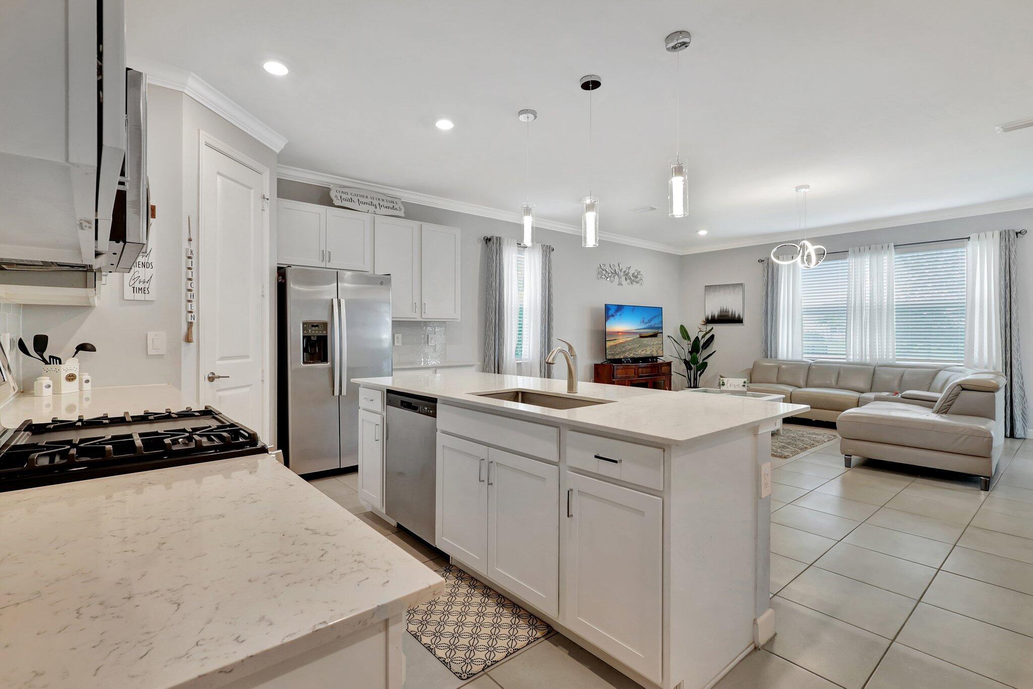 521 SE Plumeria Drive