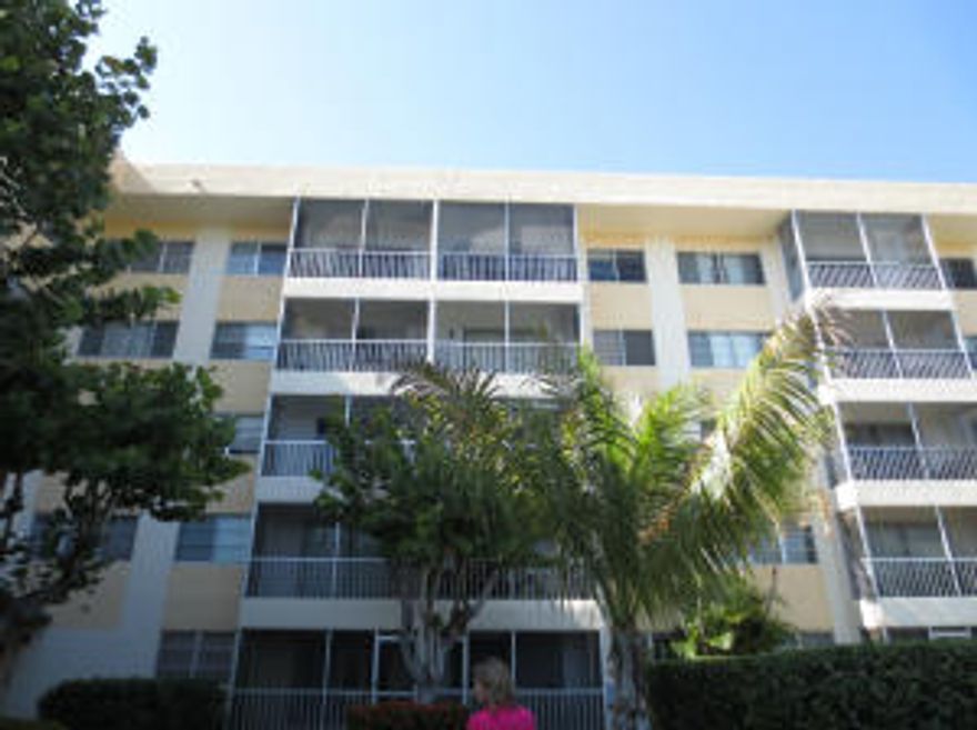 GREAT LOCATION IN DOWNTOWN BOCA ENJOY NICE  UNIT WITH CERAMIC TILE FLOORING IN SOCIAL AREAS AND CARPETED BEDROOMS. KITCHEN AND BATHROOMS WERE RENOVATED WITH GREAT TASTE, YOU WILL LOVE THEM. THE UNIS IS CONVENIENTLY LOCATED ON THE 1ST FLOOR WITH GREAT ACCESS TO LAUNDRY, STORAGE AREA JUST A FEW STEPS AWAY, BIKE ROOM, AND IT OFFERS PARKING IN FRONT OF UNIT. EACH UNIT HAS 2 ASSIGNED PARKING SPACES PLUS PLENTY OF GUEST PARKING. NICE POOL AREA WHERE TO RELAX AT THE END OF THE WORK DAY. CLOSE TO EVERYTHING, MIZNER, BEACH, CHURCHES, SCHOOLS AND MORE.  DON'T MISS OUT ON THIS GREAT OPPORTUNITY!!