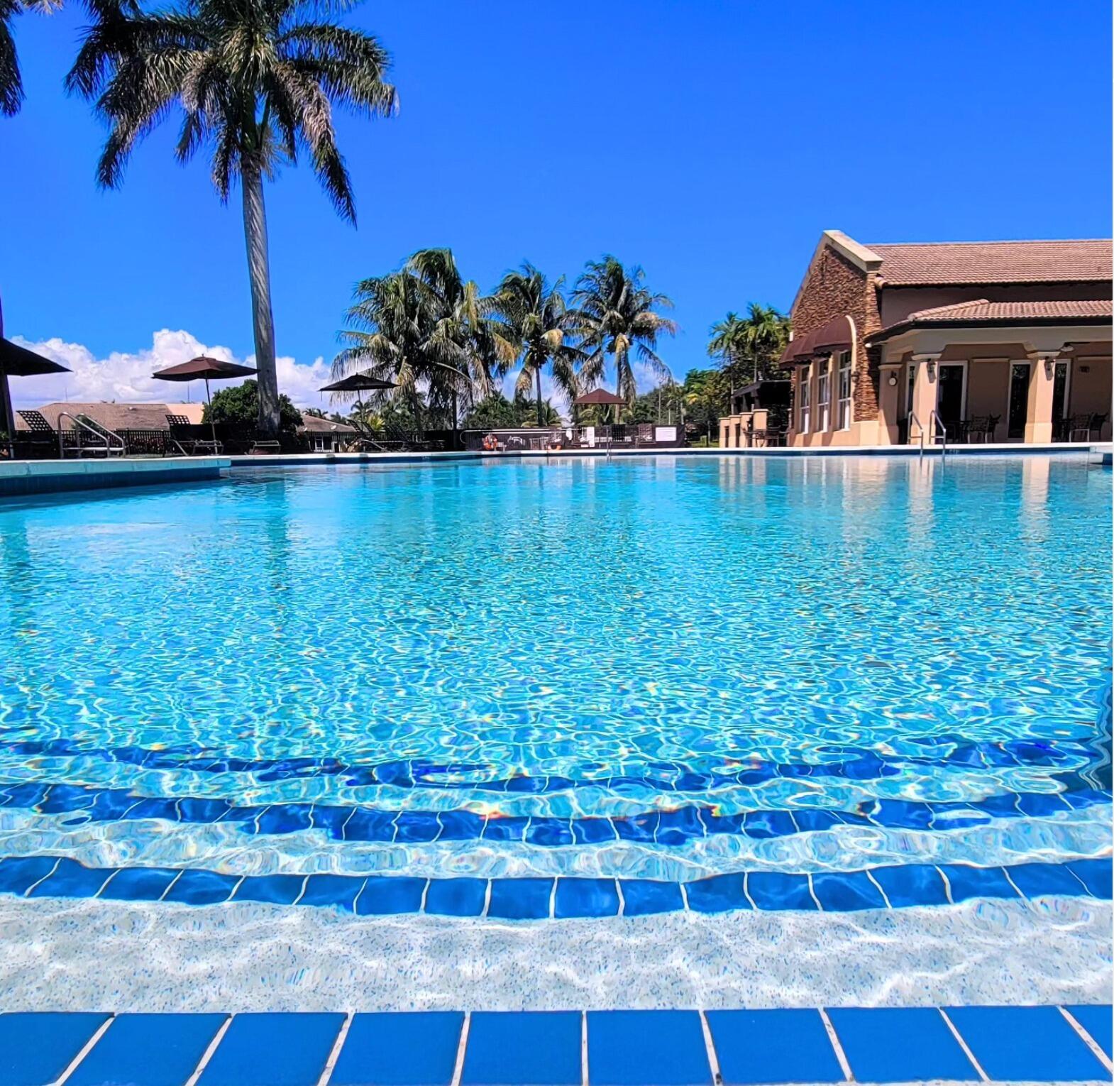 VILLAS AT CARMEL CONDO NO 4 - Residential