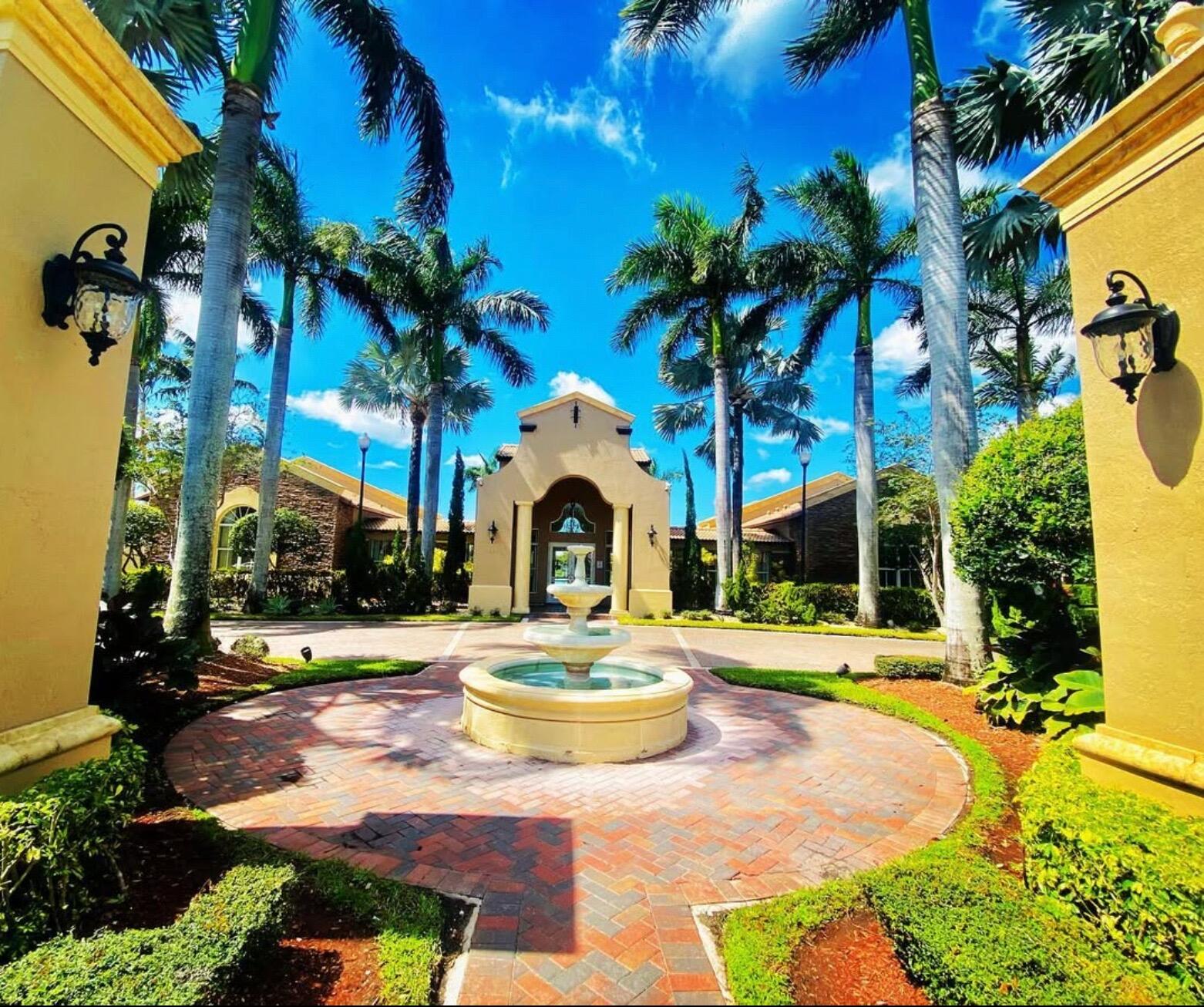 VILLAS AT CARMEL CONDO NO 4 - Residential