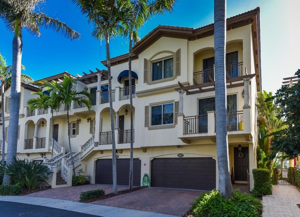 Photo of 3083 Waterside Circle, Boynton Beach, FL 33435 (MLS # R11007642)