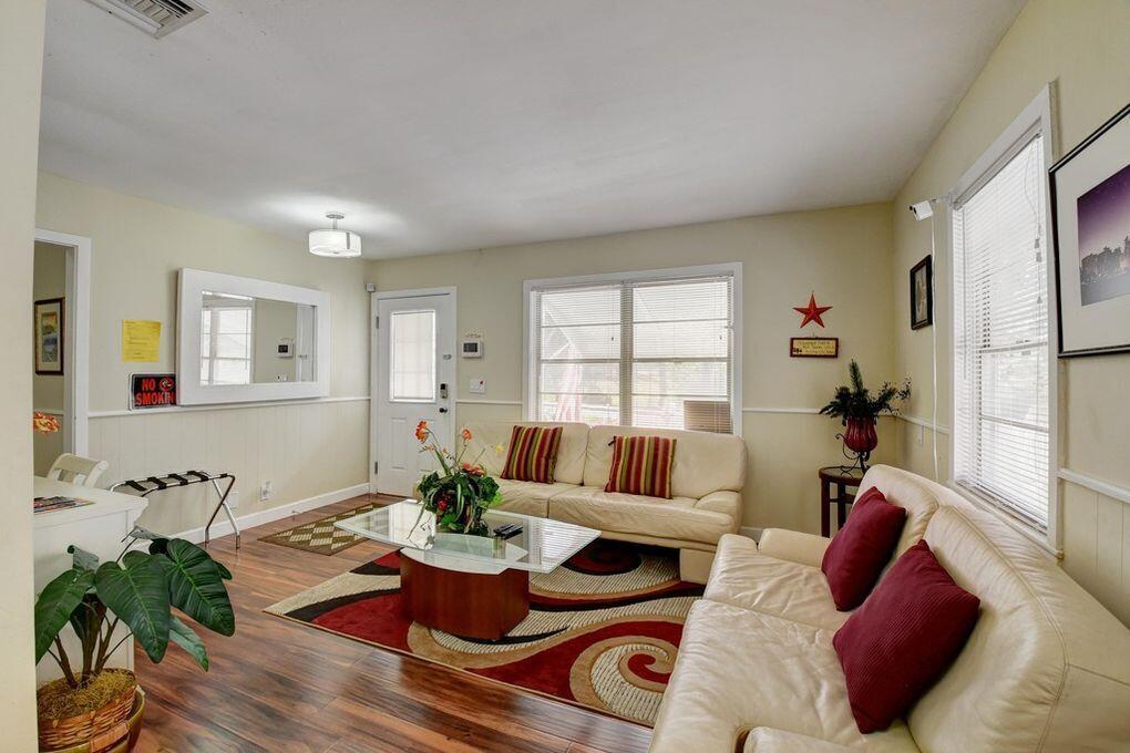 HILLCREST AT L W - Residential