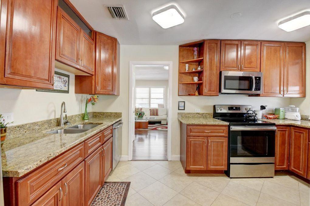 HILLCREST AT L W - Residential