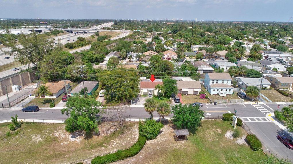 HILLCREST AT L W - Residential