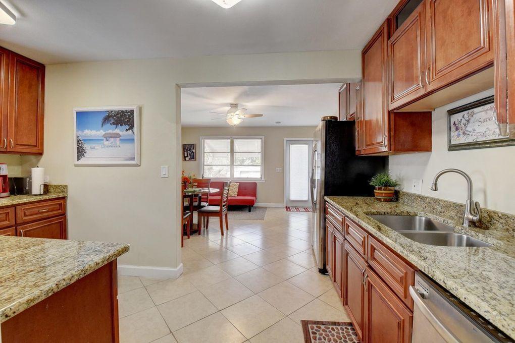 HILLCREST AT L W - Residential