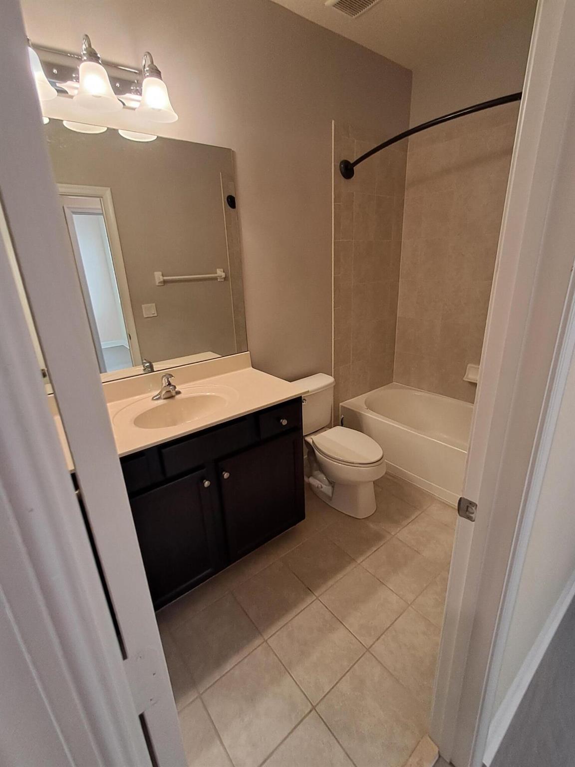 WELLINGTON PARC - Residential Lease