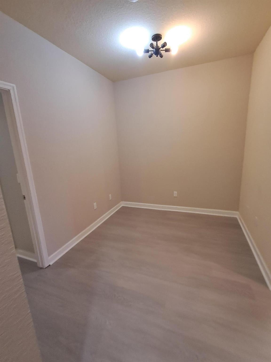 WELLINGTON PARC - Residential Lease