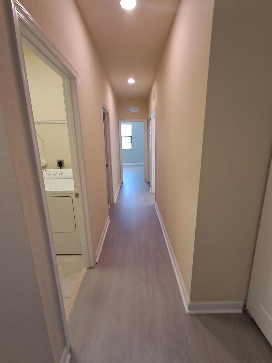 WELLINGTON PARC - Residential Lease