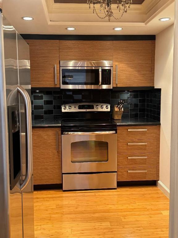 AMBASSADORS V NORTH CONDO - Residential
