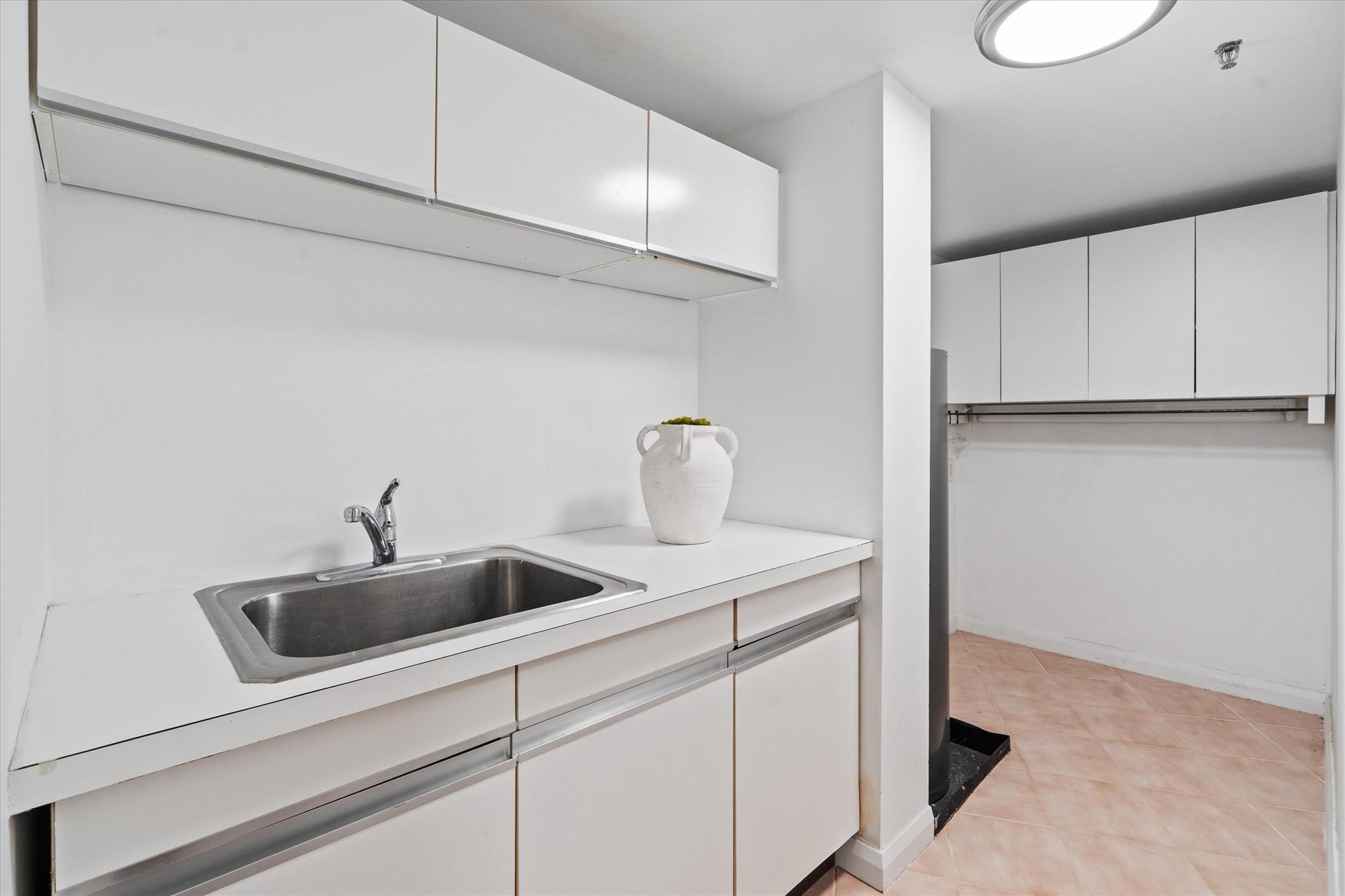 OLD PORT COVE LAKE POINT - Residential Lease