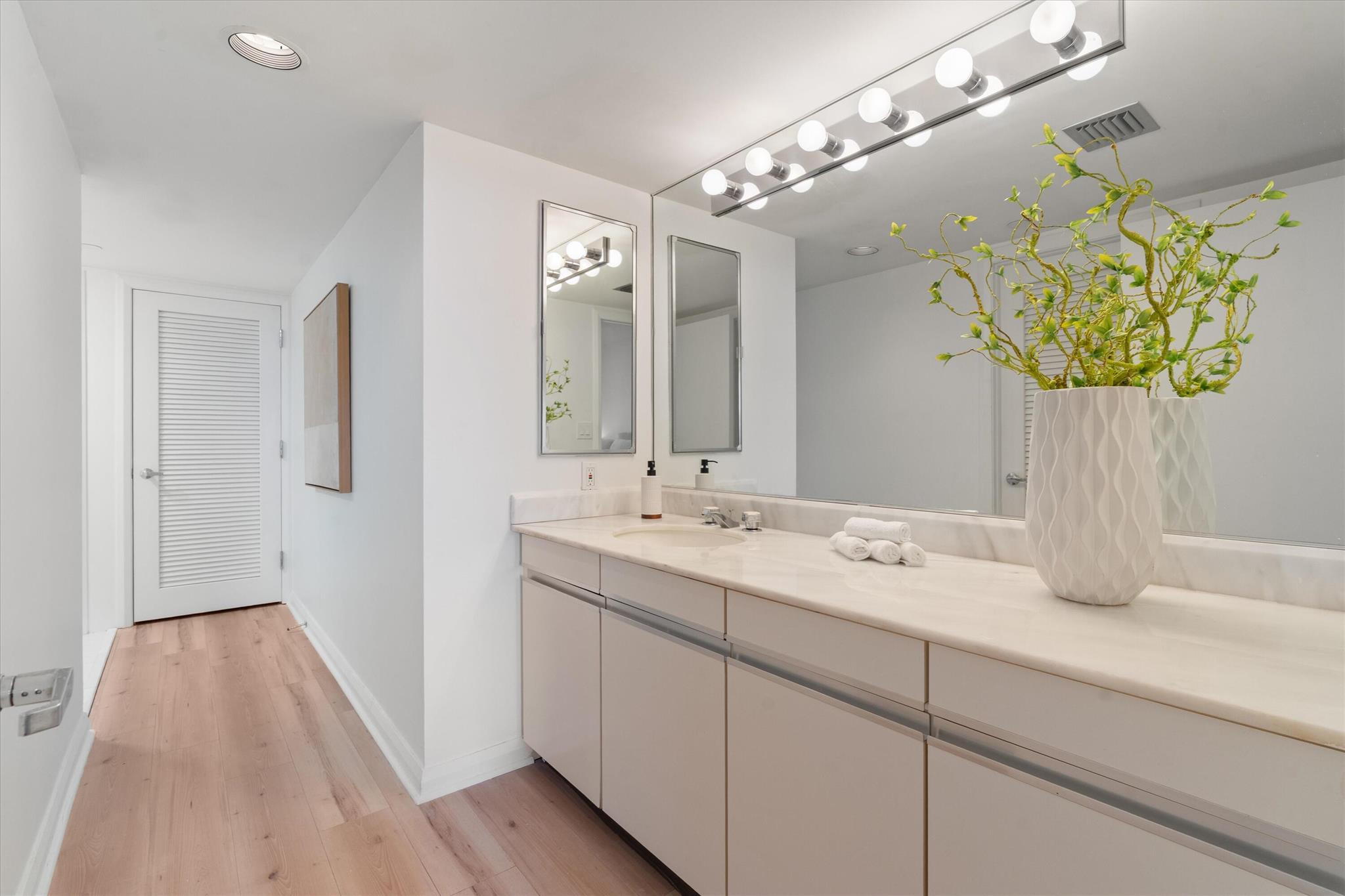 OLD PORT COVE LAKE POINT - Residential Lease