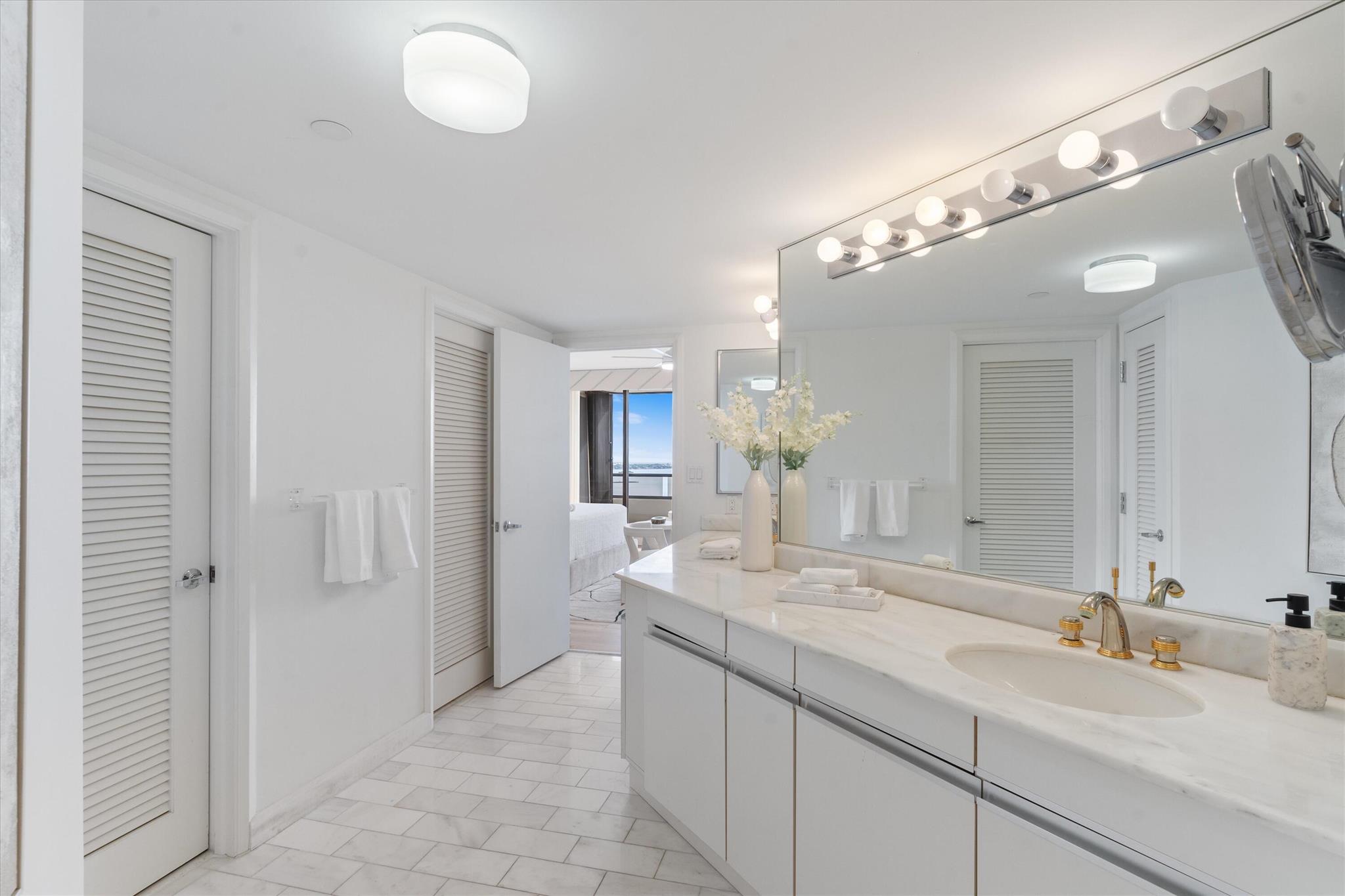 OLD PORT COVE LAKE POINT - Residential Lease