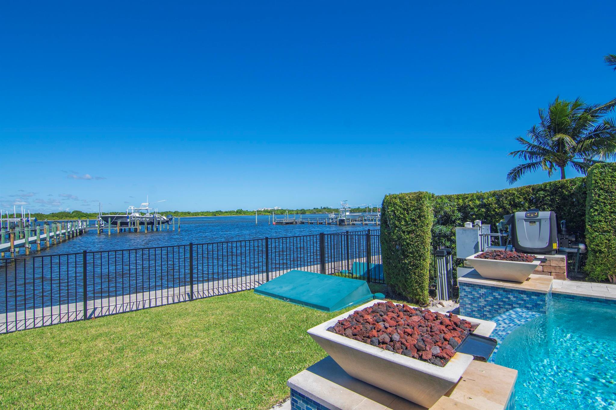 Inlet Palms - Residential
