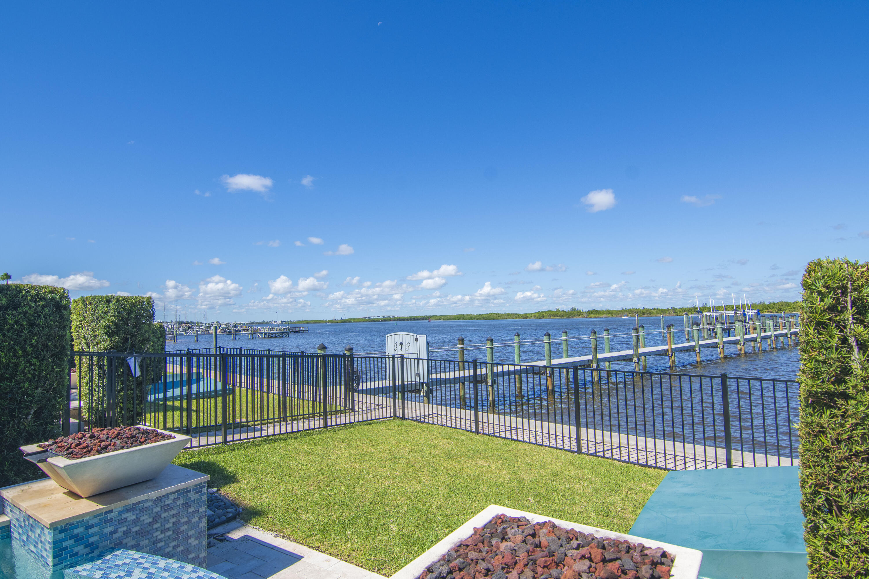 Inlet Palms - Residential