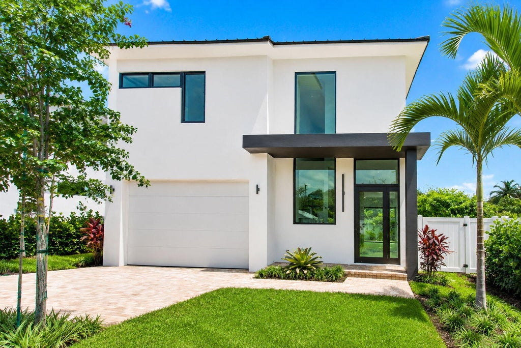 Photo of 209 SE 5TH Street, Delray Beach, FL 33483 (MLS # B26080661)