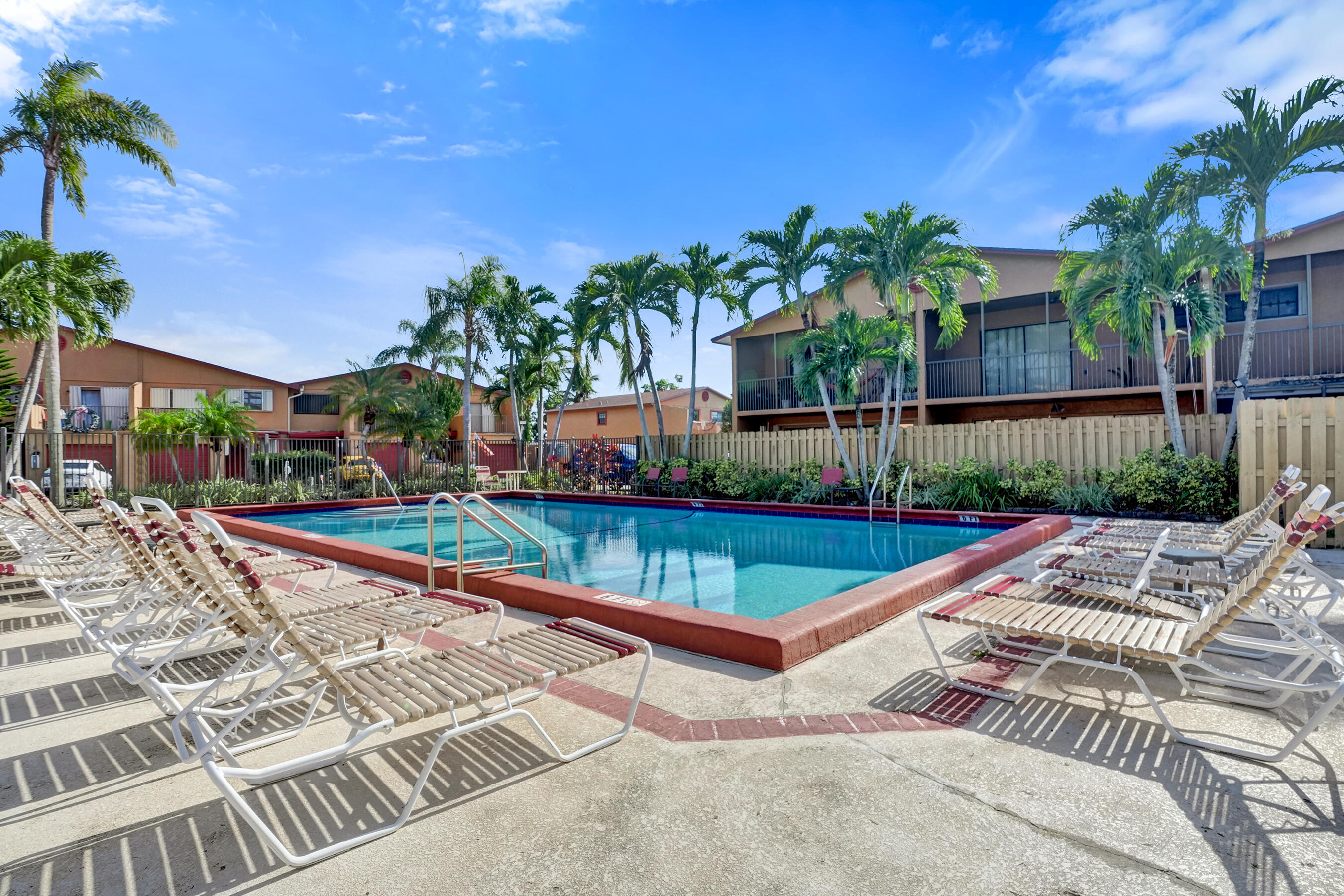 FAIRWAYS OF SUNRISE - Residential