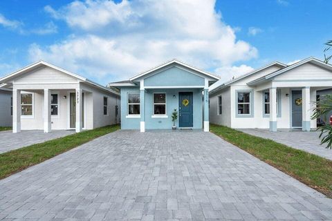 2647 Hiawatha Avenue West Palm Beach FL 33409